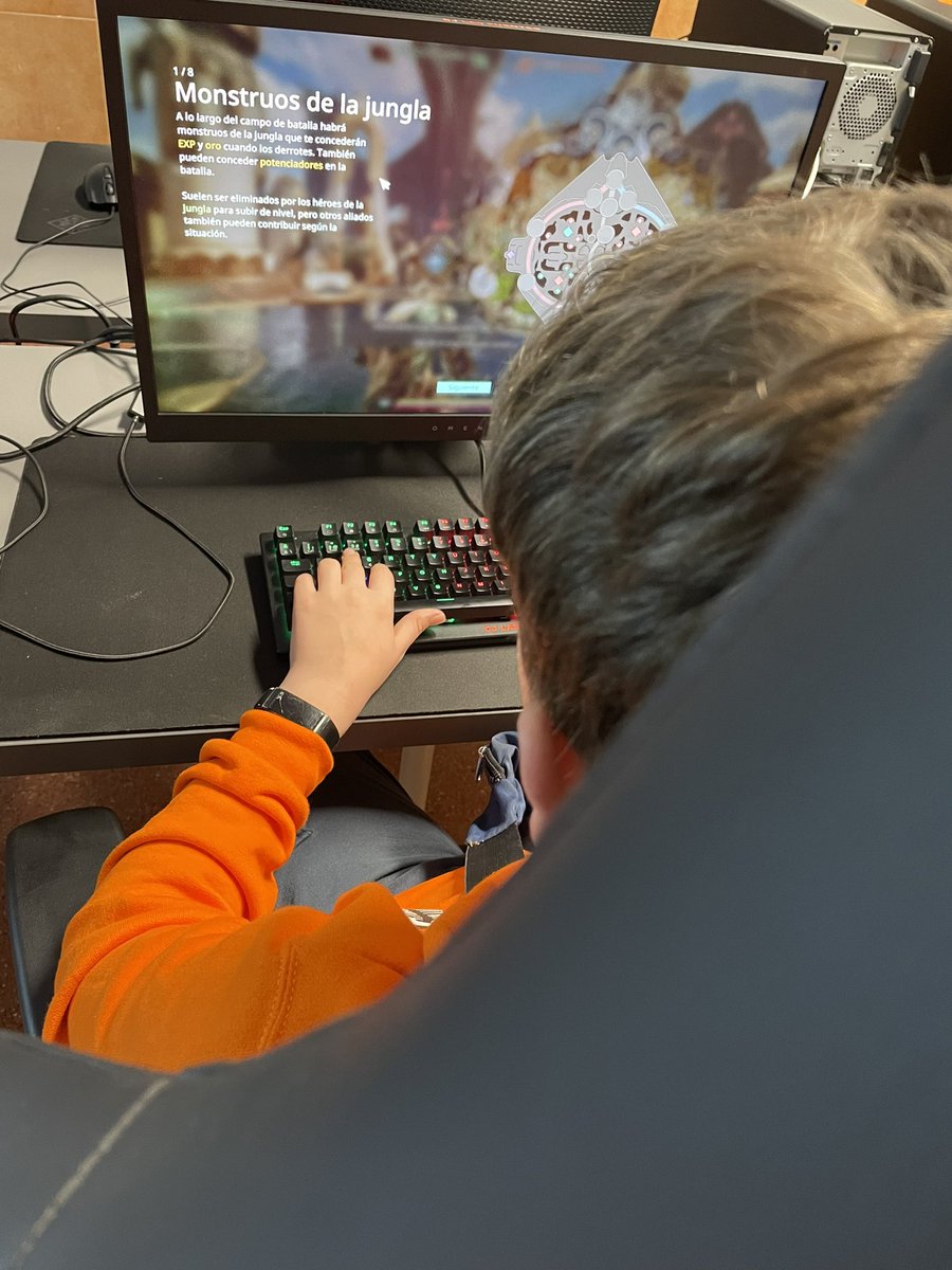 Augua_es's tweet photo. Hoy hemos comenzado con el “I curso de iniciación al mundo del videojuego “ desde la  academia . Han sido pocas las personas que han podido acceder por el número de plazas reducidas . Asistirán a 12 sesiones durante estos próximos meses… os seguiremos contando más novedades. https://t.co/Uk4Qk8Ij1q