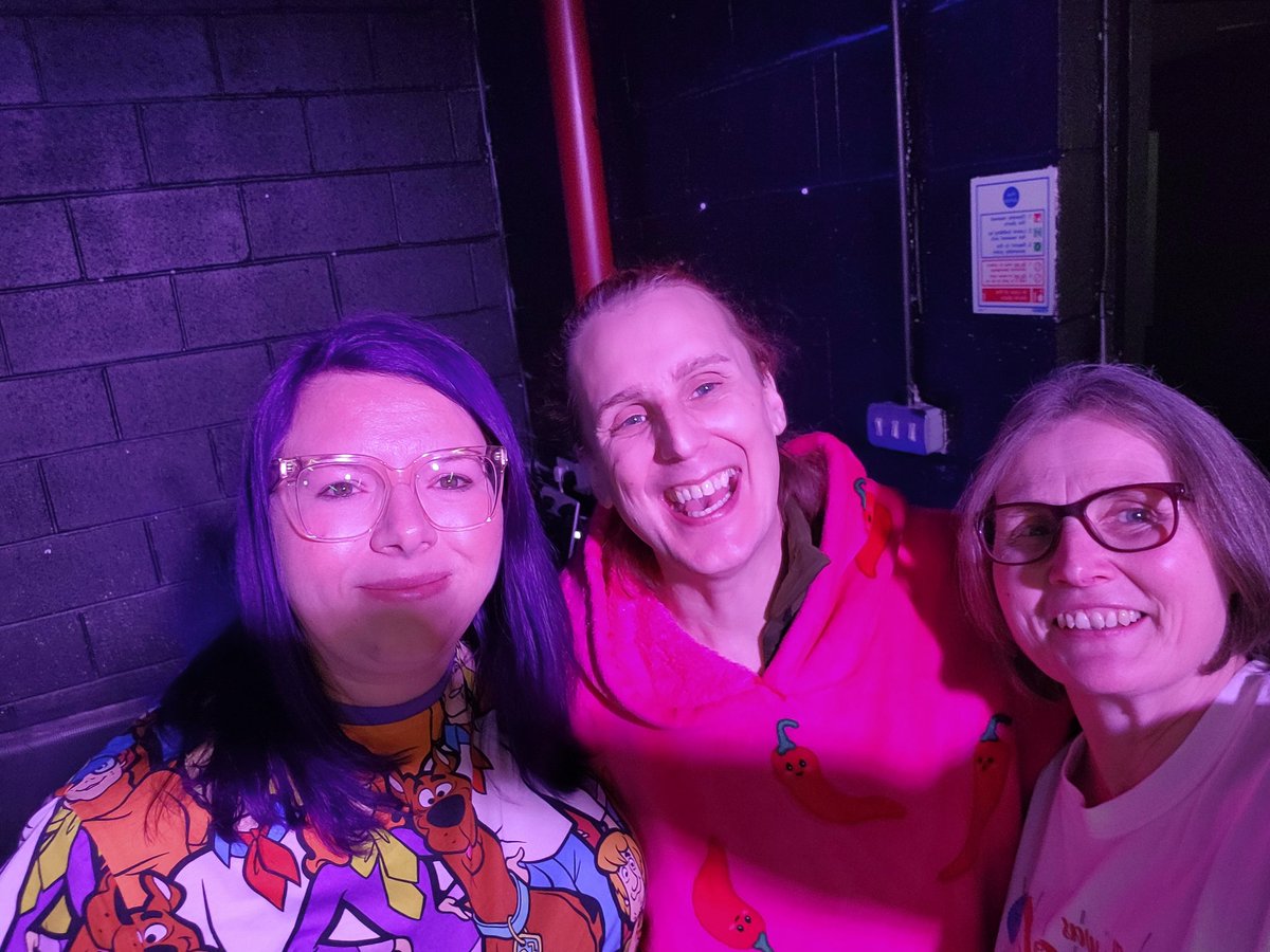 What better way to spend a Sunday afternoon than with brilliantly bonkers comedy @FierceBarMCR than with @lozjam watching @HarrietDyerCom @Thephilellis and @jennybsides doing their stuff.