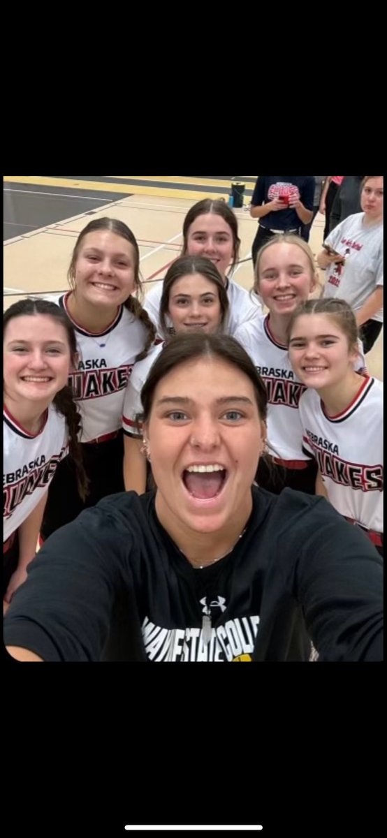 Emmi Hall tweet media