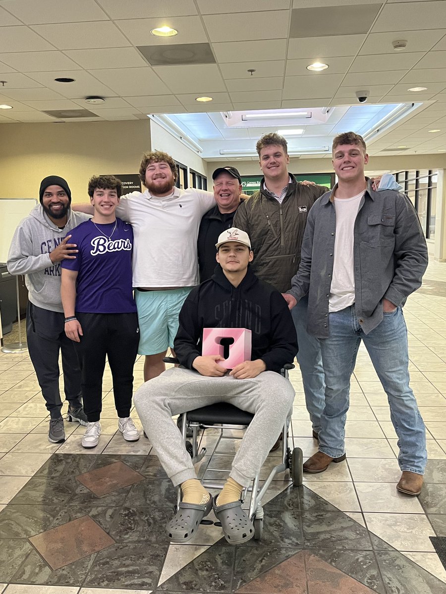 Things don’t always go according to plan but man am I thankful for my brothers here at UCA <a href="/Keith_Scott05/">KsRecruitingTalk</a> <a href="/Noahtice12/">Noah tice</a> <a href="/LukeStringer65/">Luke Stringer</a> <a href="/ZachAnthony13/">Zach Anthony</a> #LessMeMoreWe