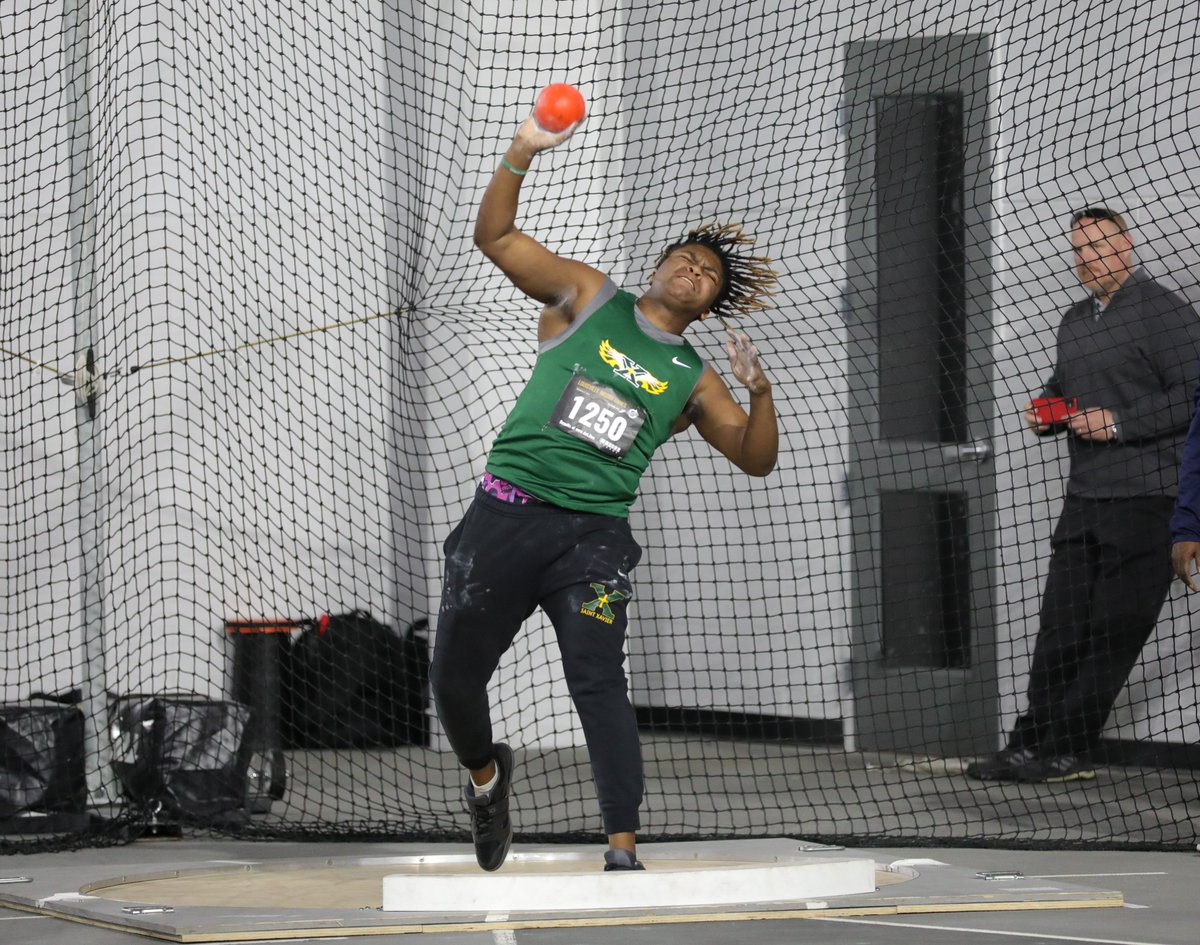 Korey Tutt Jr. qualified for Nationals by throwing 40-08.75 as a Freshman! Daniel Miller also threw a 36-00. Full Team results from Louisville Indoor Games: live.dcracetiming.com/meets/30080/te…