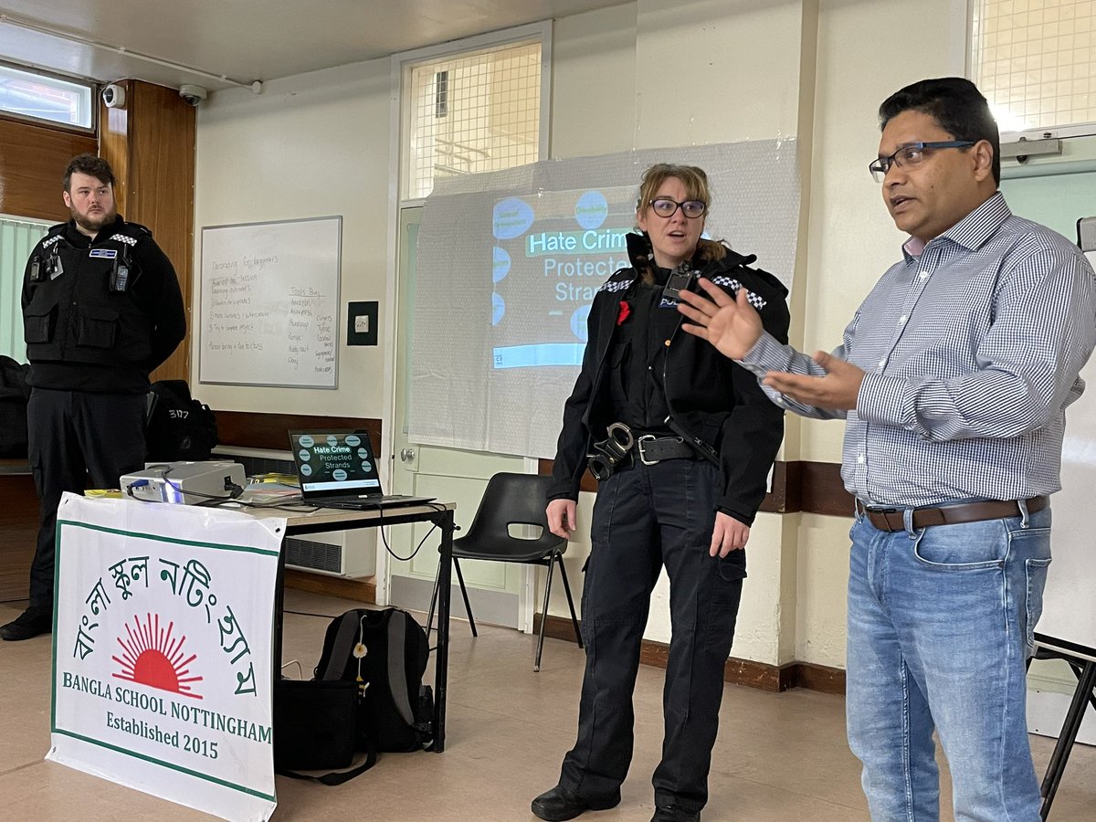 nottsprincess's tweet photo. The children & parents from the Bangla School in Nottm requested an input on hate crime. After explaining what constitutes a hate crime, the officers emphasised the importance to report the incidents 🙏🏽 #nottspolice #nottspecial https://t.co/HkPEIorA0P