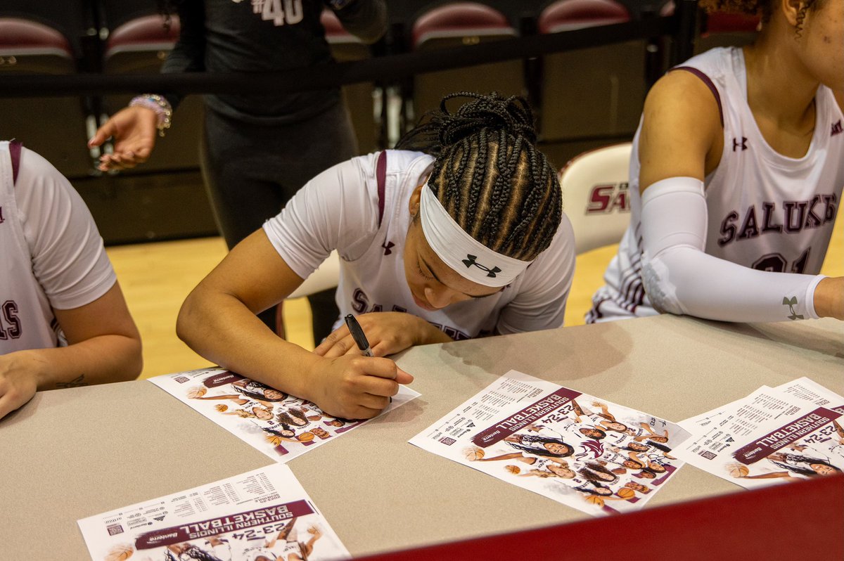 SIU_WBasketball tweet picture