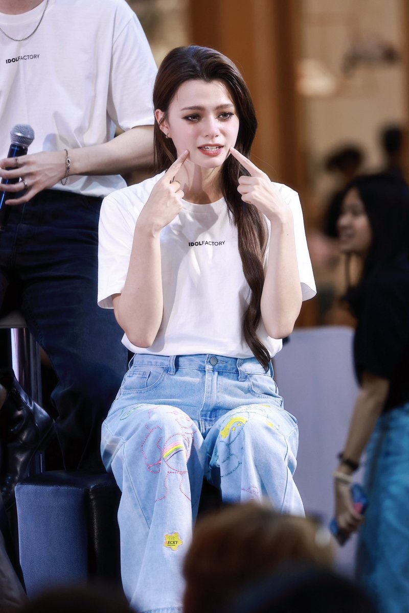BeckyCandyHouse's tweet photo. You will always be my
A N G E L

#beckysangeĺs 
KIS BEAUTY X SRCHA BECCA
#คิสบิวตี้xฟรีนเบค

@AngelssBecky https://t.co/ghojPAeHbl