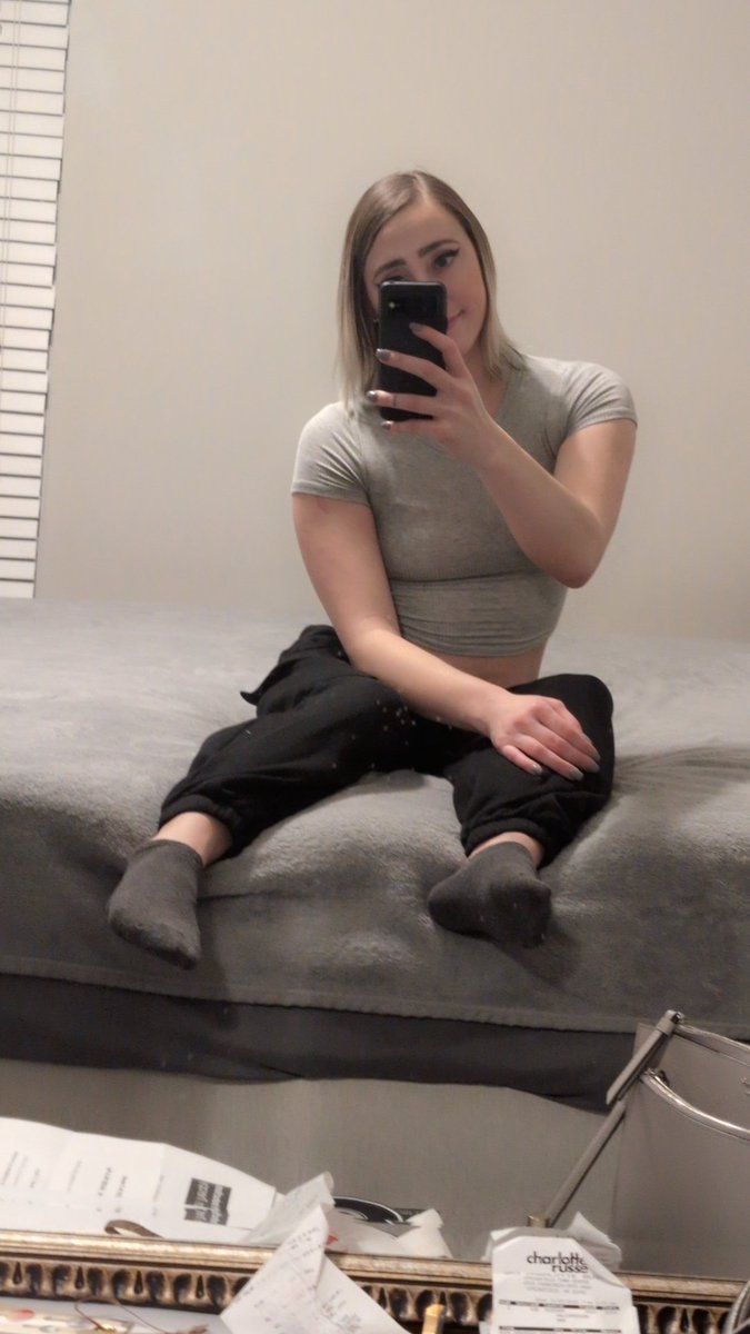 WeirdGirlCute's tweet photo. Im not dumb
I am just numb 
I have no feeling
As I reach for the ceiling
Or maybe the sky
Wait did I die
I can't cry 
Can I fly 
Do I try 
No goodbye https://t.co/AsfIisA0aY