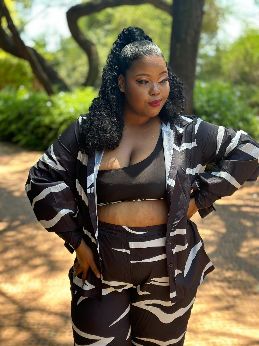 RobustHun's tweet photo. This is 30 ✨♥️
 👕👖 @ThandoNkomazana
💄 Brian Hills
📷 @zodmediahouse
💇‍♀️ Getty +26777006534 https://t.co/vwJ2w5E3L9