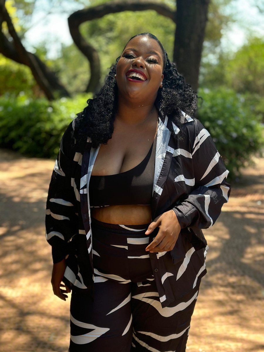 RobustHun's tweet photo. This is 30 ✨♥️
 👕👖 @ThandoNkomazana
💄 Brian Hills
📷 @zodmediahouse
💇‍♀️ Getty +26777006534 https://t.co/vwJ2w5E3L9
