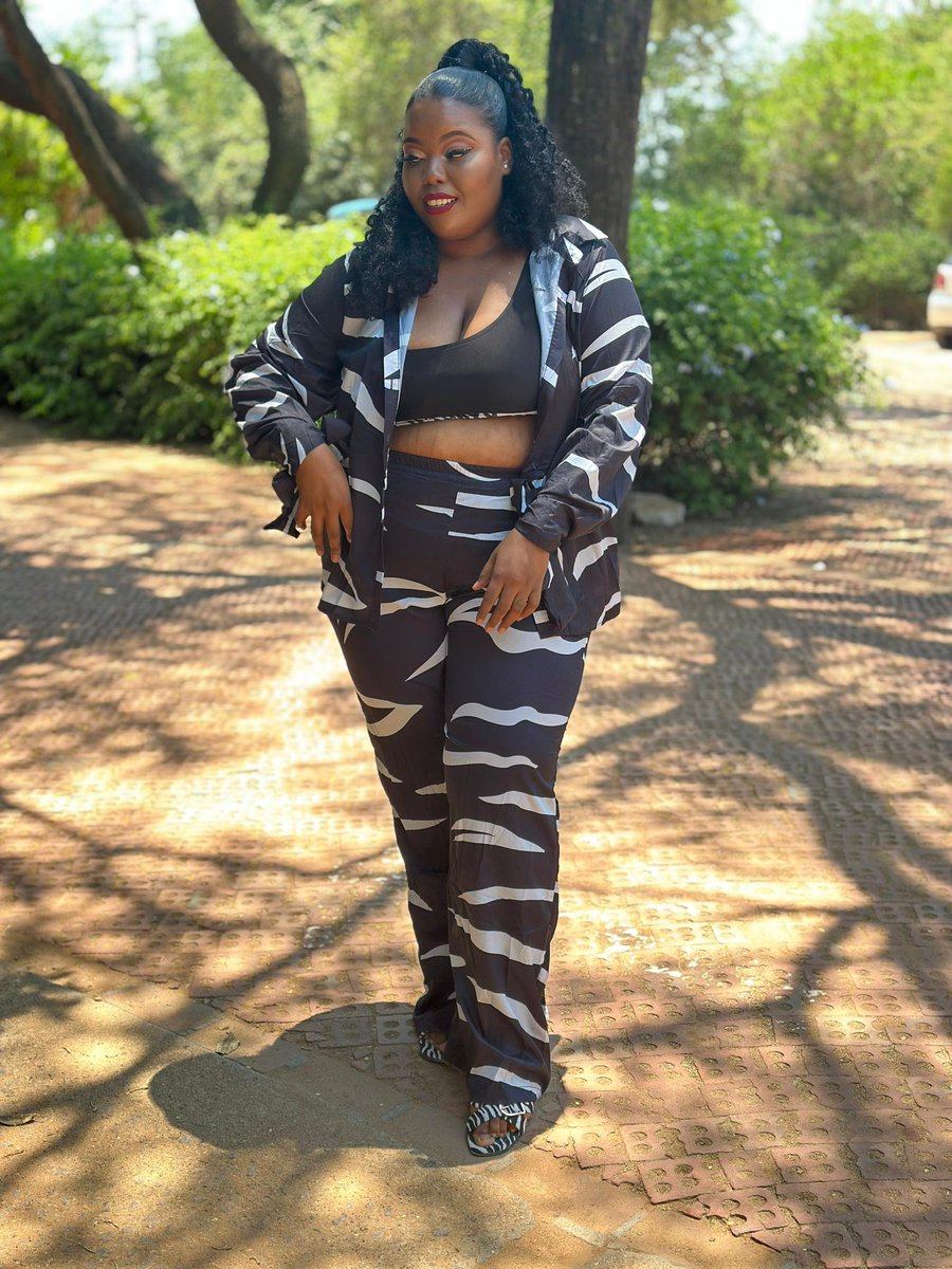 RobustHun's tweet photo. This is 30 ✨♥️
 👕👖 @ThandoNkomazana
💄 Brian Hills
📷 @zodmediahouse
💇‍♀️ Getty +26777006534 https://t.co/vwJ2w5E3L9