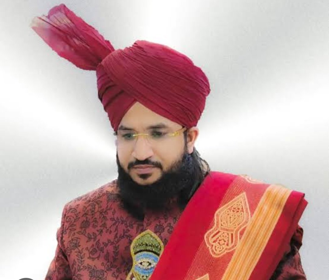 mdalishoaib's tweet photo. I vehemently denounce the persecution of Muslim Religious Leaders. Unwavering support for Mufti Salman Azhari. Urgently retract the filed FIR against @salmanazhari288 in Gujrat.
#StandwithMuftiSalmanAzhari
#EndIslamophobia
#JusticeForMinorities 
@dgpgujarat https://t.co/7UA2i2GJQ2
