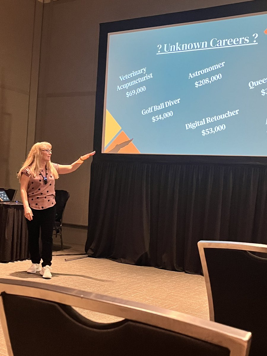 Emily Young tweet media