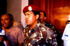 Derecho_paz's tweet photo. En el Día de la Dignidad, enaltecemos la valentía y humanismo de nuestro Comandante Hugo Chávez, líder revolucionario que luchó incansablemente por la justicia y la igualdad. Su legado nos inspira a seguir defendiendo nuestra dignidad como hijos e hijas de Bolívar #4FDelPueblo https://t.co/aLvi6f530k