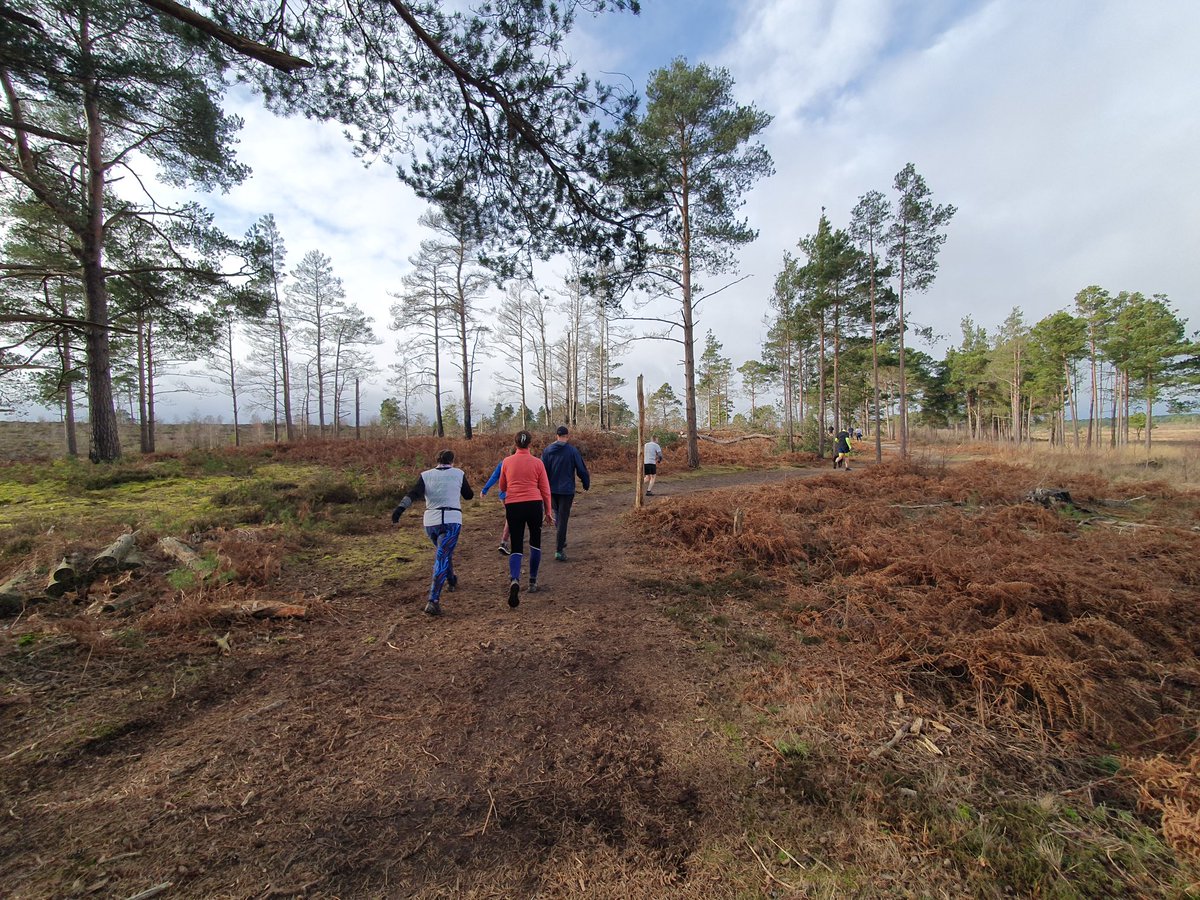 ZhepzyMudRunner's tweet image. Day 4/29 pancreatic cancer fundraiser for Katie ❤️ 

justgiving.com/page/east-hant…

Haslemere Hash House Harriers February Run, a beautiful area in Elstead and inauguration for Debbie (Chatbot) and Karen (Baywatch) 😍

#TWC #TwittaWinterChallenge #SonicWinterSprinters