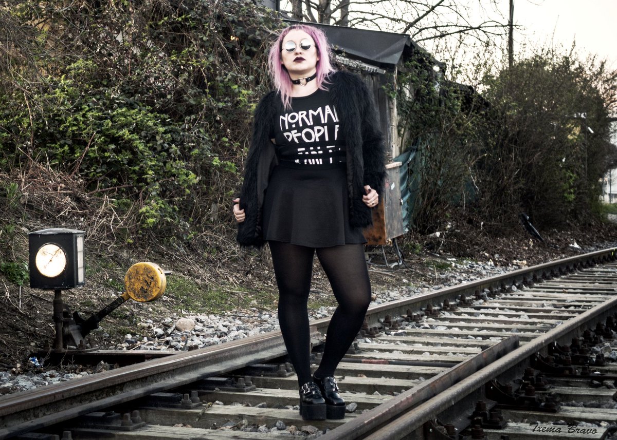 derb_18's tweet photo. Model/Styling/Make-up. 
https://t.co/cqvqDRka4R  
Wearing. @PoGoFashion @TUK_FOOTWEAR  @TweetCalzedonia

#pogostuttgart #twitter #germany #mujergato #model #fashionblogger #asos #partyoutfit #Tukfootwear   #Photography #followme #influencer #calzedonia https://t.co/RMFSZTQ7Mu
