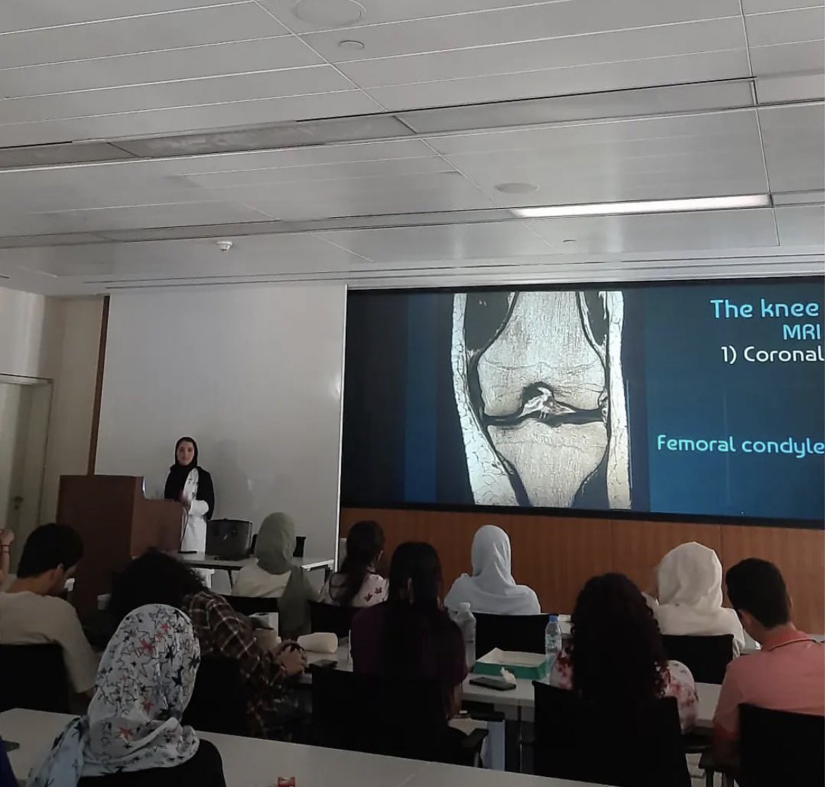 MBRURadioClub's tweet photo. Thank you to Moza Aljanahi for presenting her very informative and helpful session on how to read a knee MRI ! ✨💫
If you’re inspired by her session, you can also present! 
Let us know if you’d like to give a talk under our “How to Read” series or if you have any another idea. https://t.co/18wnW4paAs