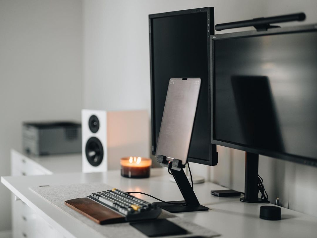KeychronMK's tweet photo. Clean WFH desk setup with Keychron Q2.✨
Snap a pic of your chic workspace and tag us for a chance to be featured.
📷@meewosh
#KeychronQ2 #keychron #keyboard #customkeyboard #mechkb #desksetup #WFH #minimalstyle https://t.co/Z33wSWJyey