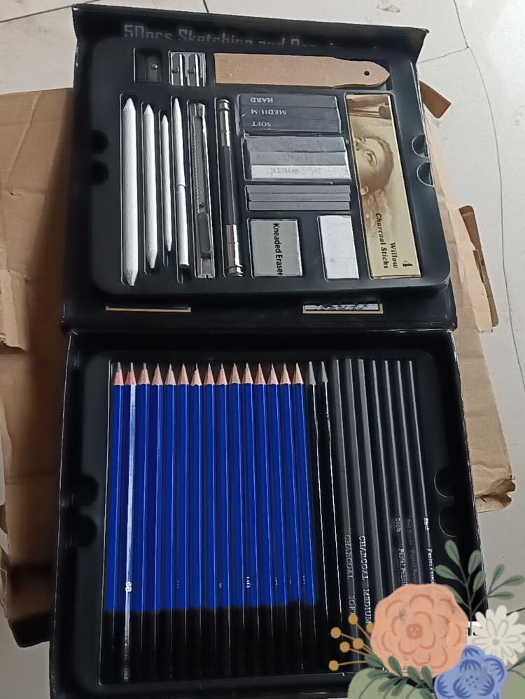 PencilSiye's tweet photo. 50pcs professional drawing set~ 
#art #factory #color #colour #prismacolor #zenacolor #pen #pencil #watercolor #paint #draw #manufacturer  #office #school #stationery  #Drawing #marker #crayons
#OEM  #customized #crayola #zieler #riot #hinkler #arteza https://t.co/gJhvQEy7l7
