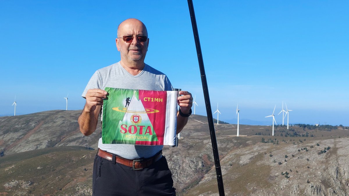 ct2iww's tweet photo. António CT1MH achieved the feat of activating all 273 summits in the SOTA Portugal (CT) program. On Saturday, we both made the trip to the same summit, he for the All CT status, me for my Mountain Goat award. The wx gods were with us, as well as CT1HIX and CT2HOV. Hooray! https://t.co/rQWVlYsY7O