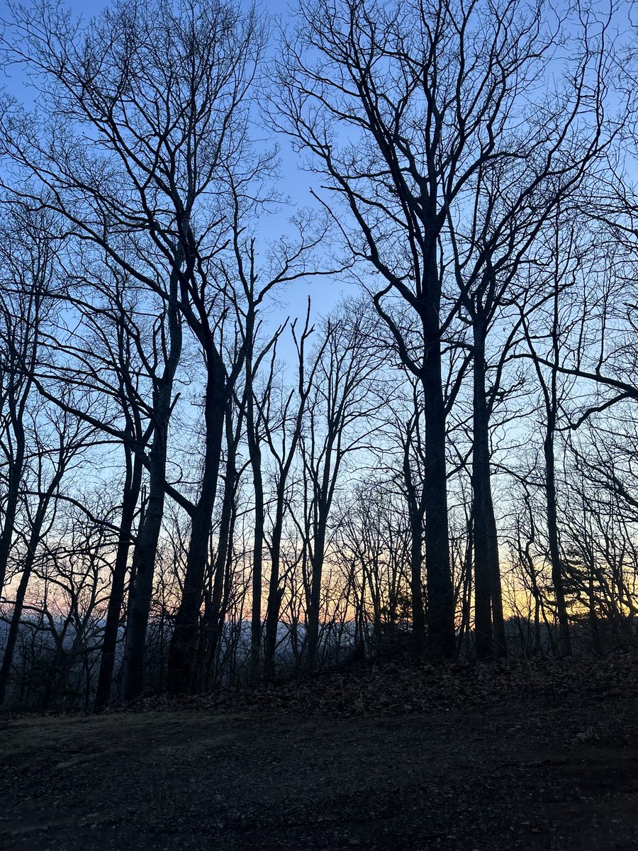 Last night’s sunset on the Blue Ridge Parkway. <a href="/SpecNews1MTN/">Spectrum News 1 Mountain Region</a> 🧡