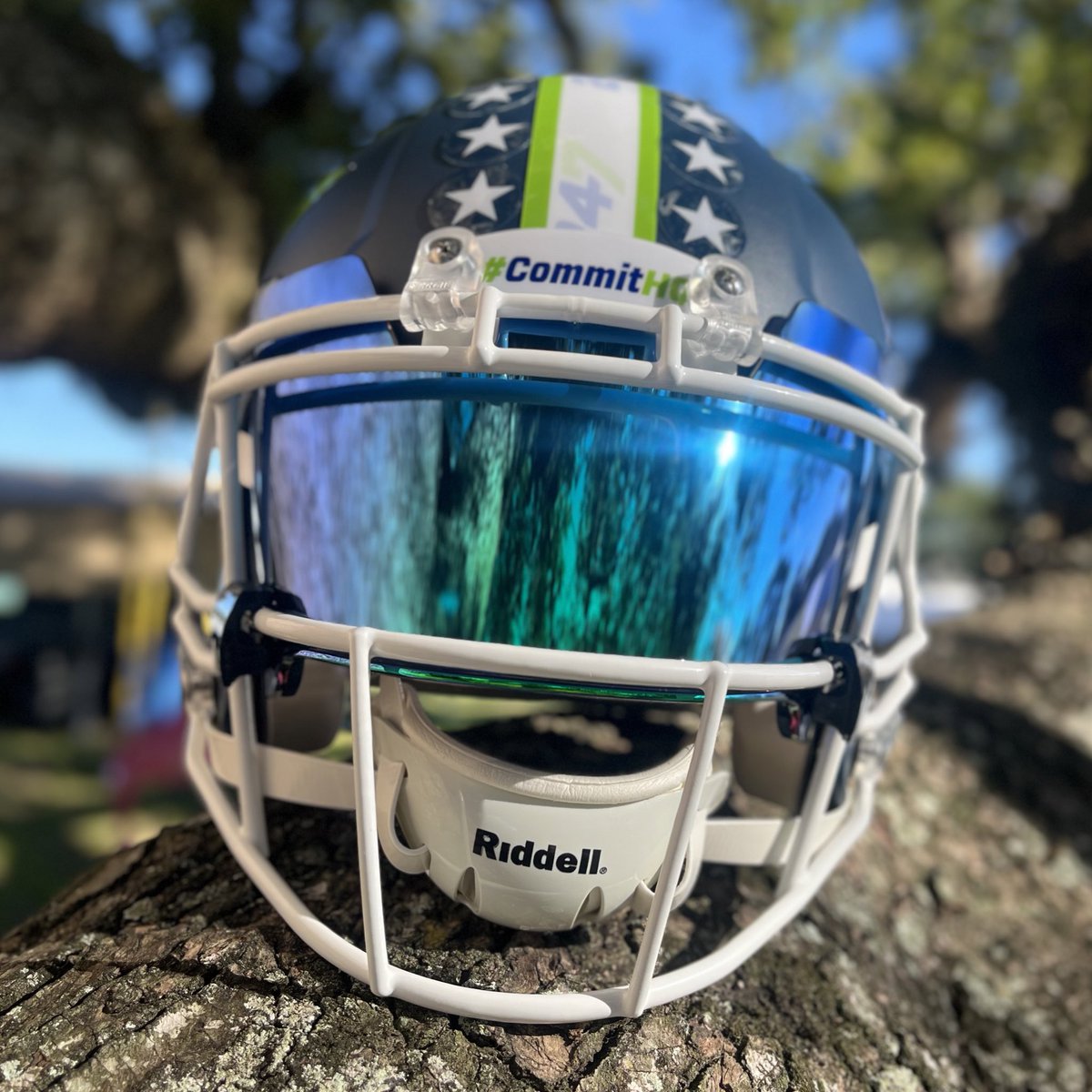 pbattle__'s tweet photo. Thankful for the opportunity to hook up the good ppl @247Sports w a sweet custom helmet for their set + NSD special! Not just a football and helmet nerd but I’m a recruiting nerd too, so this one was extra special for me 🤝 #247 #battlecustoms https://t.co/zw4sYG9L0V