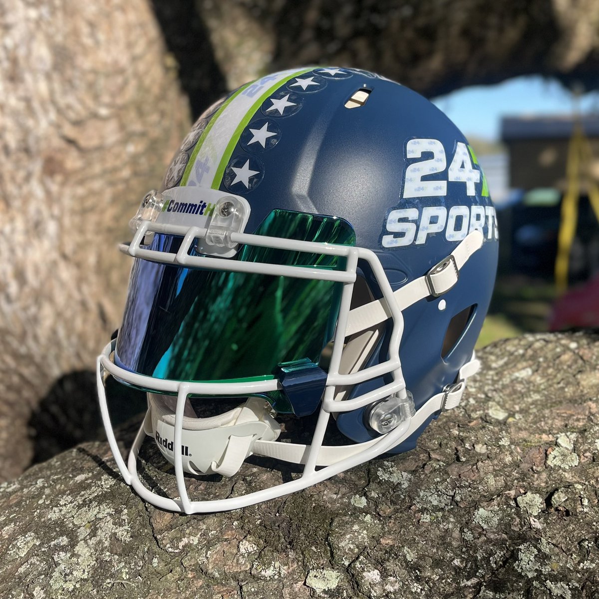 pbattle__'s tweet photo. Thankful for the opportunity to hook up the good ppl @247Sports w a sweet custom helmet for their set + NSD special! Not just a football and helmet nerd but I’m a recruiting nerd too, so this one was extra special for me 🤝 #247 #battlecustoms https://t.co/zw4sYG9L0V