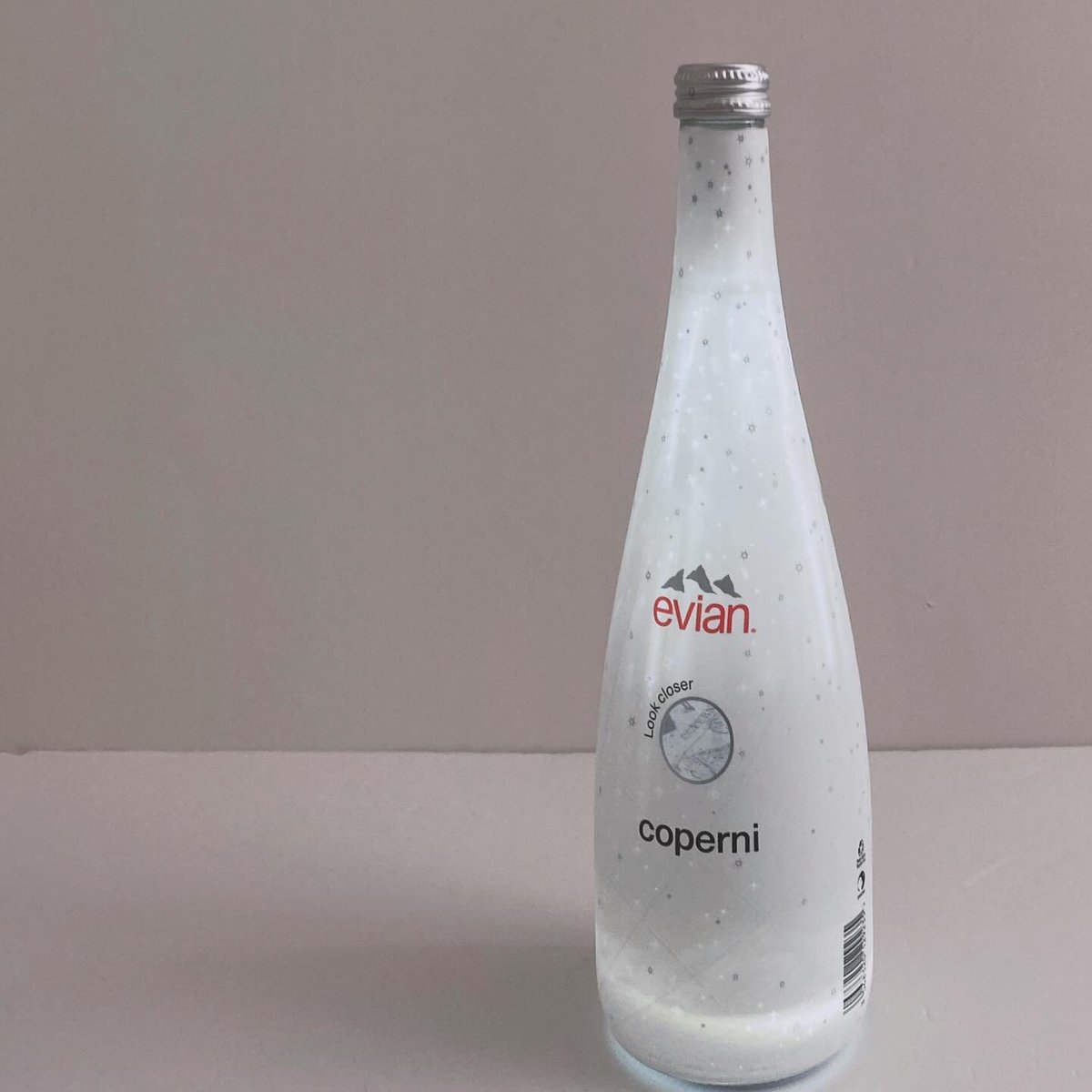 kitty_kwong's tweet photo. #eviandesignerbottle
#evian x #Coperni
#limtededition #designerbottle 

- - - - - 

repost • @evianwater 

Look closer. The evian x Coperni universe is hidden inside the 2023 Limited Edition Bottle 💫 https://t.co/SHGcVUyMla