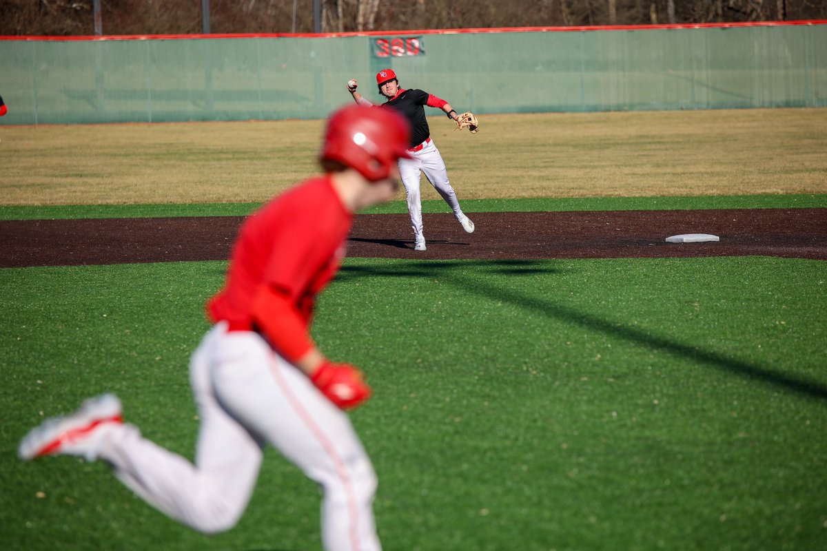 DU_Baseball's tweet photo. Picture perfect Ohio day! π
#StayStanding https://t.co/oVmJLnqx2T