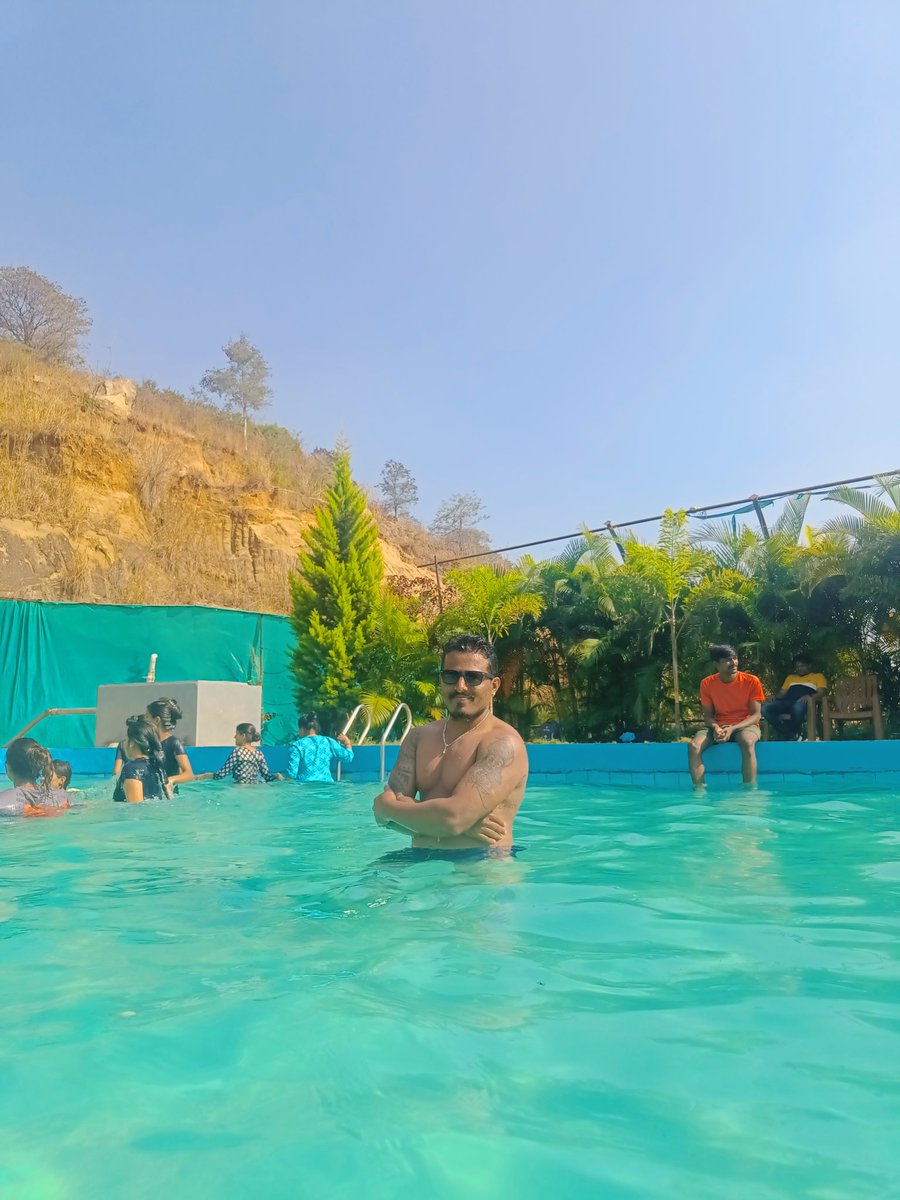 VNamadhari's tweet photo. Swimming pool 🥽 https://t.co/1hmvLcPRxf