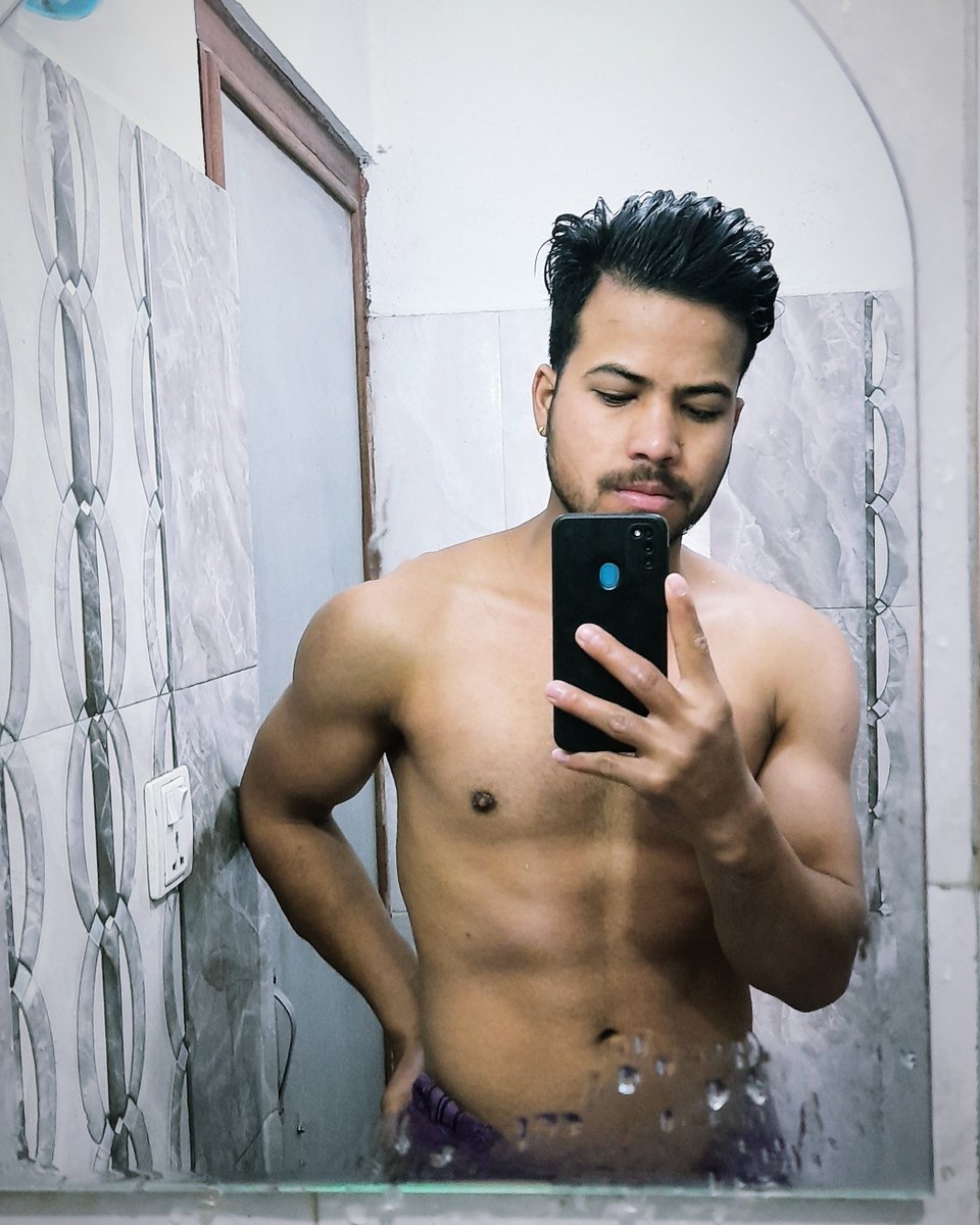 Only_RaOne's tweet image. Being alone has a power that very few people can handle. 💪🤙