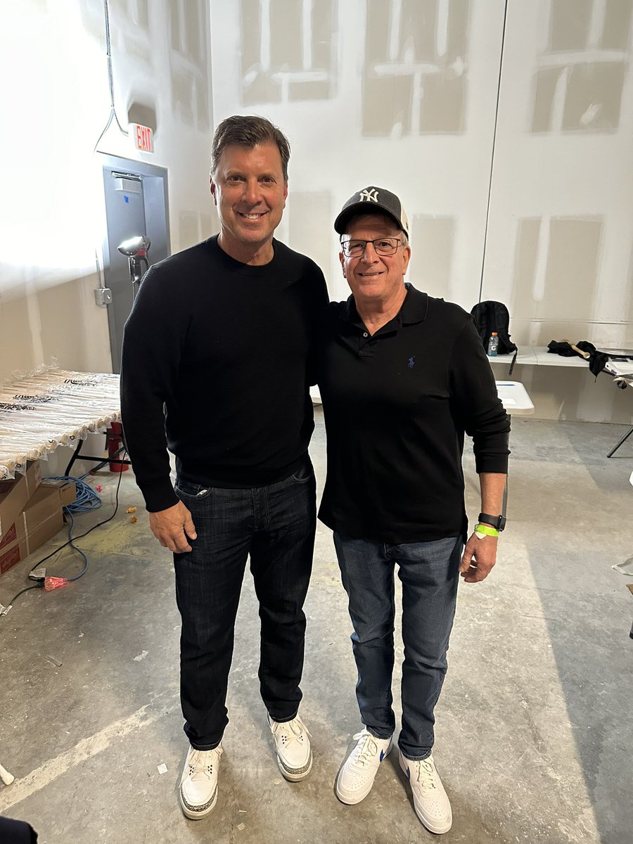 MintPros's tweet image. Congratulations to @HOFSignings for another very successful and amazing “Pinstripe Pride” event this weekend. 

Look for some new and familiar Yankee Legends at our 2024 suite games.  Legends TBA soon at mintpros.com