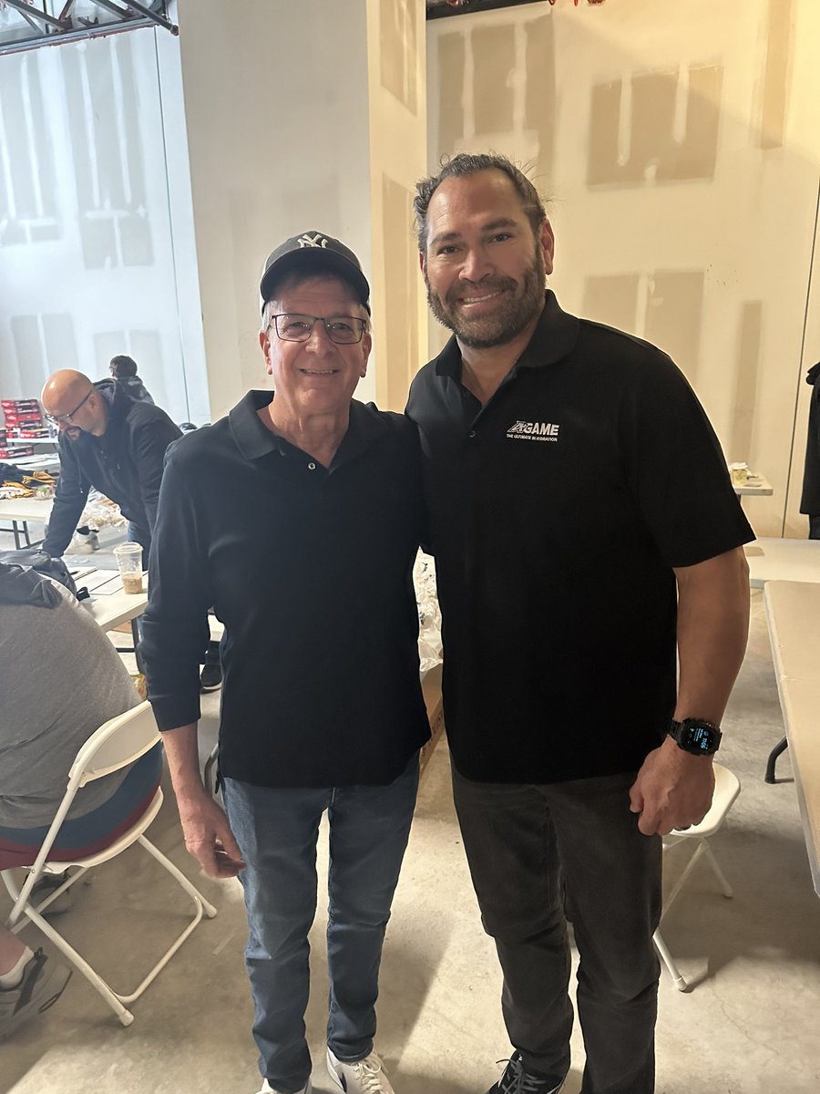 MintPros's tweet image. Congratulations to @HOFSignings for another very successful and amazing “Pinstripe Pride” event this weekend. 

Look for some new and familiar Yankee Legends at our 2024 suite games.  Legends TBA soon at mintpros.com