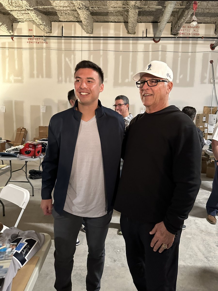 MintPros's tweet image. Congratulations to @HOFSignings for another very successful and amazing “Pinstripe Pride” event this weekend. 

Look for some new and familiar Yankee Legends at our 2024 suite games.  Legends TBA soon at mintpros.com