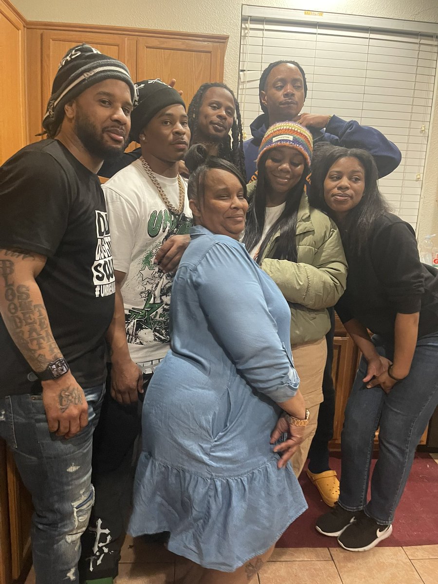 solo_quaniey's tweet photo. Only the family โค๏ธ #Muldrows #BloodLines #SoloQuaniey #PittsburgCa https://t.co/FTmNOXKEQG
