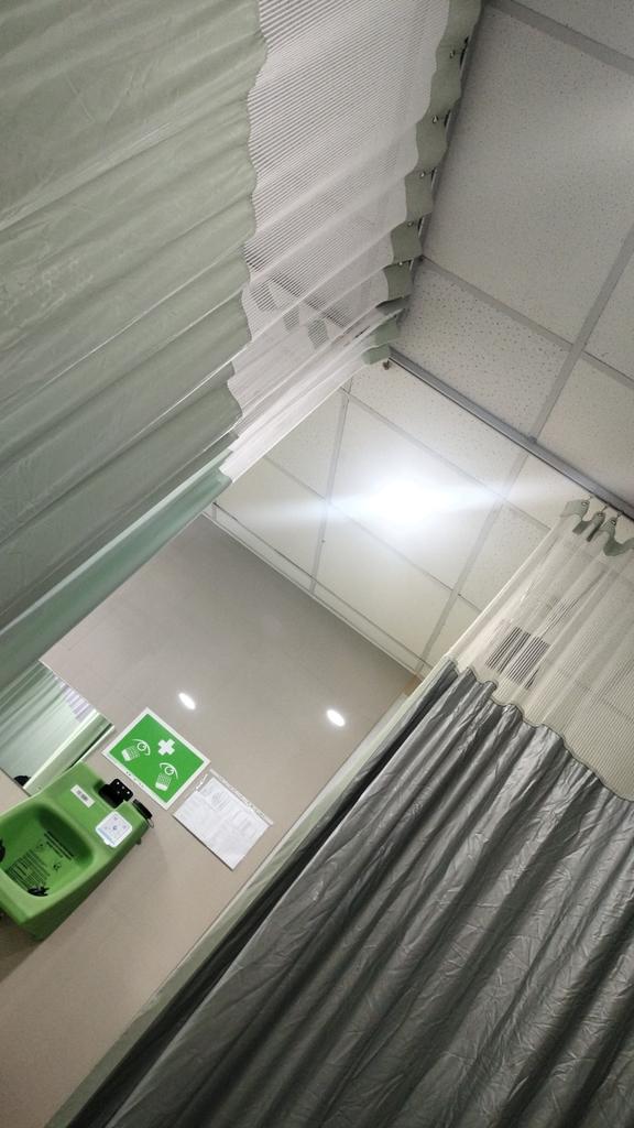 intan_fivers1's tweet photo. Ko bisa malem-malem ada disini 🫨 https://t.co/0Ha044YcuE