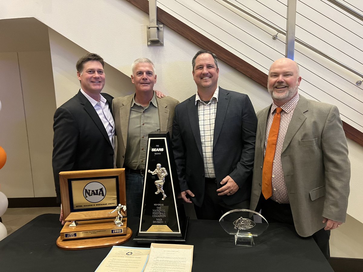 Great night celebrating with awesome teammates, family &amp; friends at the East Central University Hall of Fame banquet. Blessed to be a part of The HOF 1993 National Championship Team. 
Once a Tiger Always a Tiger! <a href="/ECUTigersFB/">ECU Tigers Football</a>