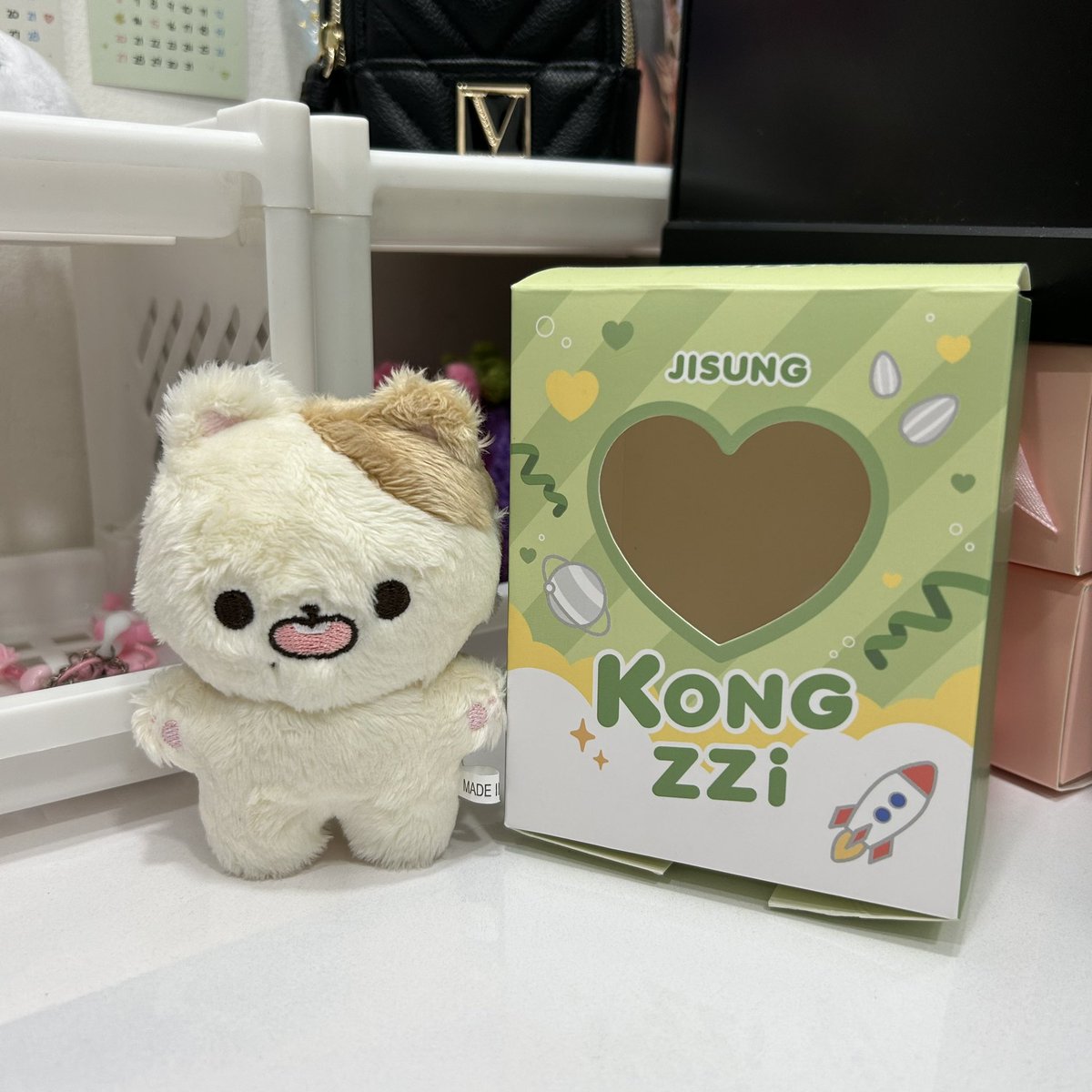 wonjwicart's tweet photo. ☆ Jisung Day Giveaway ☆

1 winner ea of the ff:
— 205 gcash
— Jisung keyring 
— Kongzzi 10cm doll 

mechanics:
— like, rt, mbf 
— reply the tags
— mention 2 asteroids 

#오늘_지성이_생일이니까_행복하장
#DreamingWithJisung https://t.co/lIV2shfaQf