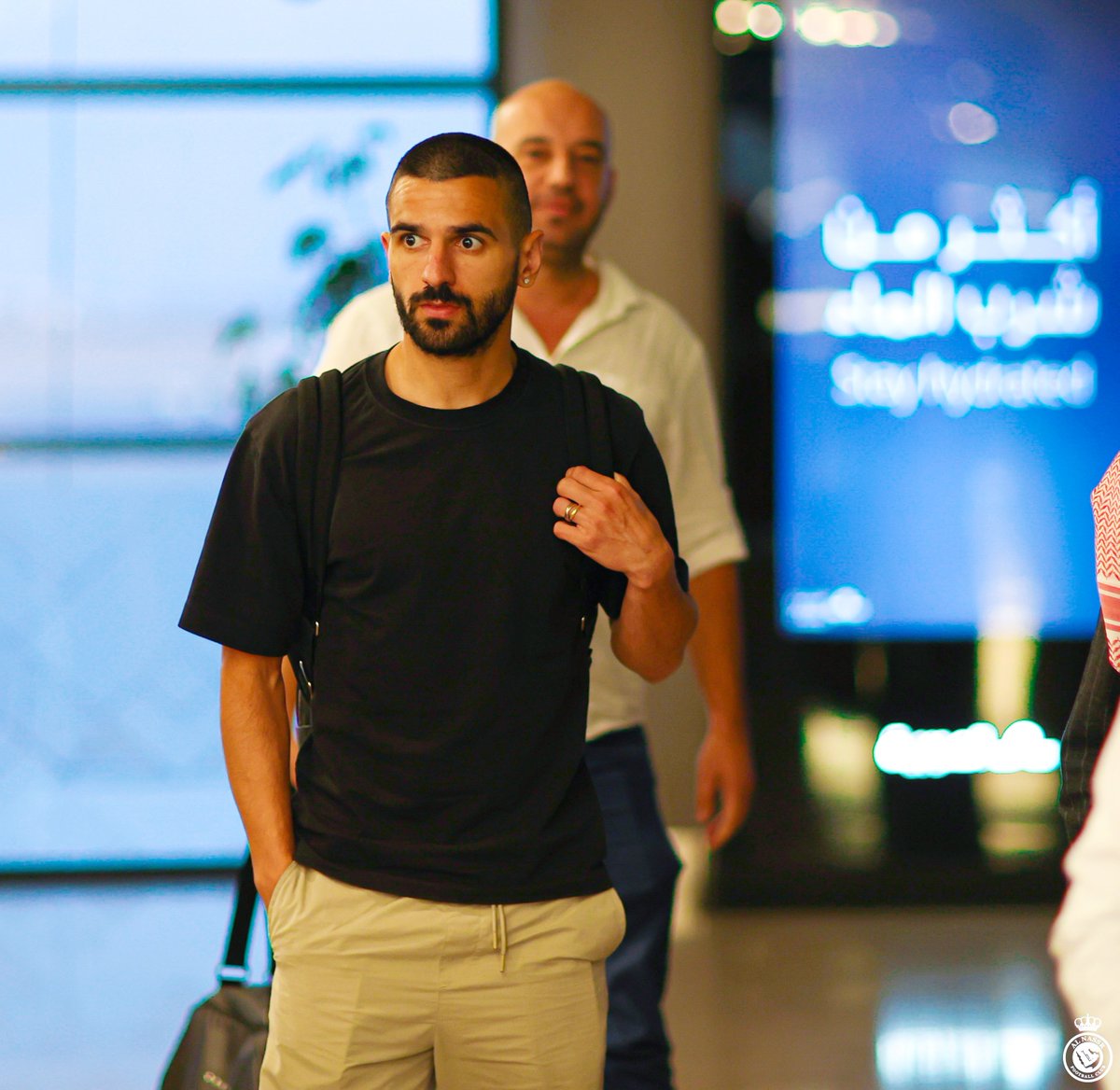 AlNassrFC's tweet photo. انظـروا لمن وصـل إلى الرياض 🛬
نجمنا الجديد الاسترالي عزيز بيهيتش 🤩 https://t.co/3G2Sigb20b