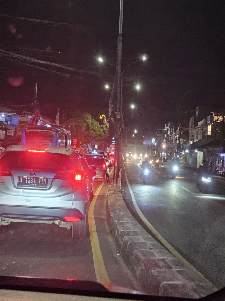rayendragilang's tweet photo. gini mulu jam 10 ke atas, baru2 ini aja soalnya https://t.co/7VXu86JAfw