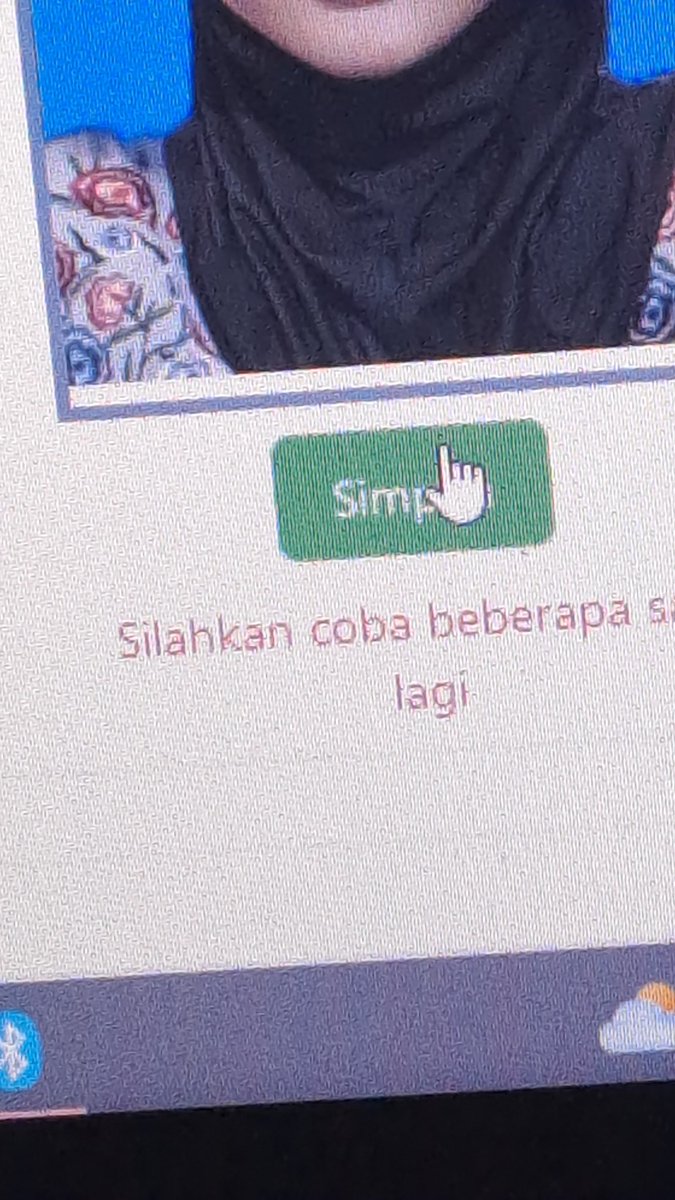 waatkh's tweet photo. helppp ini knp yaa??? aku udah coba di hp kakak, hp bapak, di laptop masih ga bisa?? tolong dongg😭 https://t.co/IJnwbBdYvd