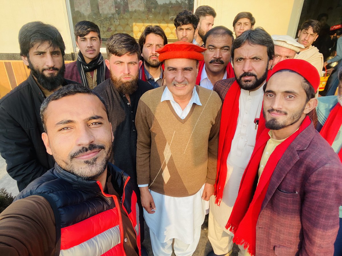 Abdulwahab938's tweet photo. تور کاڼي سره نزدې د پېښور او خېبر په پوله د عوامي نېشنل پارټۍ اولسي غونډه.
د پی کے ۷۱، پی کے ۷۷، این اے ۲۷ اور این اے ۳۰ مشترکه غونډه.
#PK77
#PK71
#NA27
#NA30
#Vote4Laltain #PSFKhyber https://t.co/0mvtxpw8iE