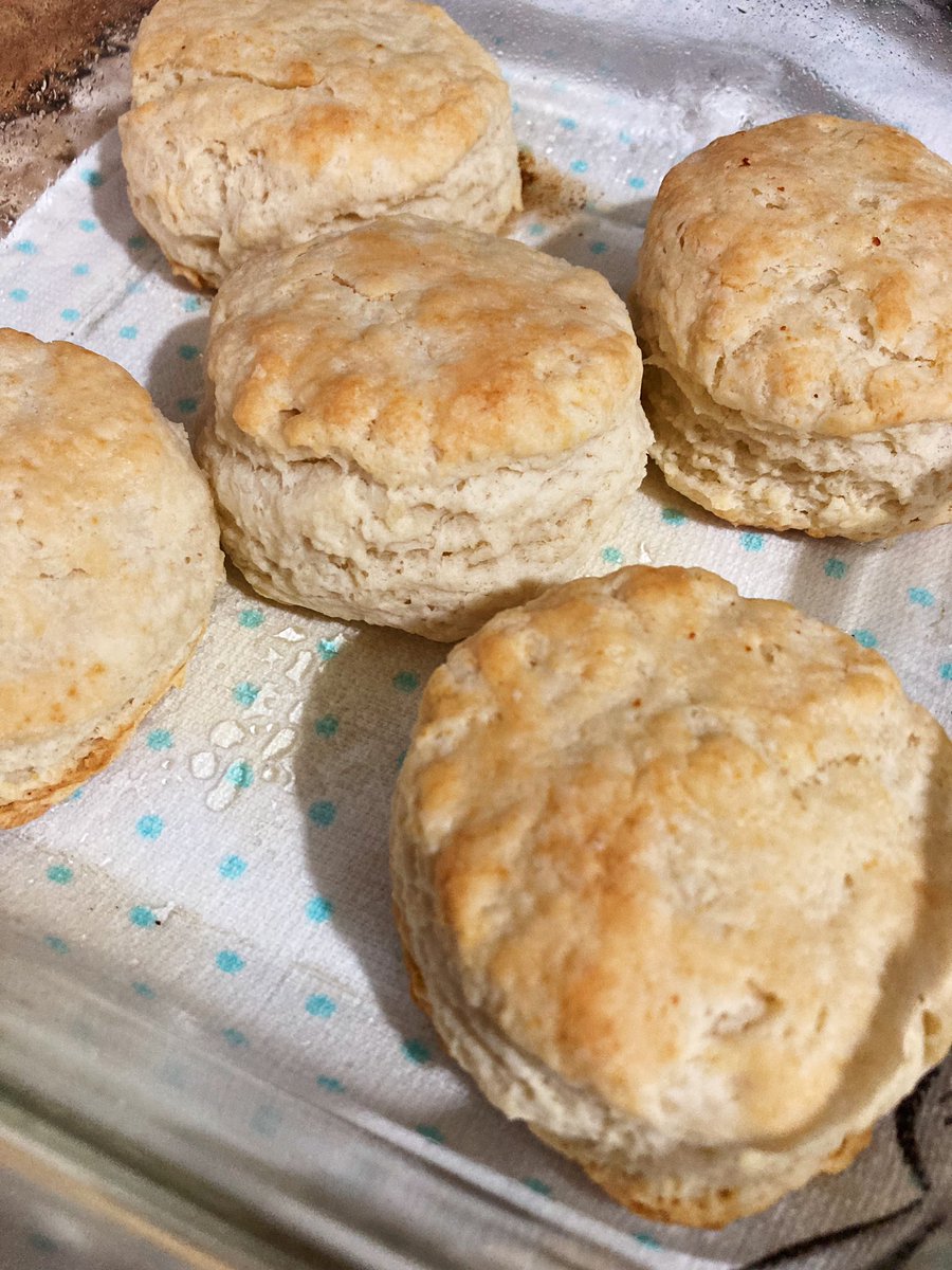 It was a homemade buttermilk biscuit kinda rising 🌞😋🤍

#GeecheeCook
#GullahCuisine
#Homemade
#FromScratch
#FamilyRecipe
#BlackFoodie
#HousewifeTingz
#SouthernGal