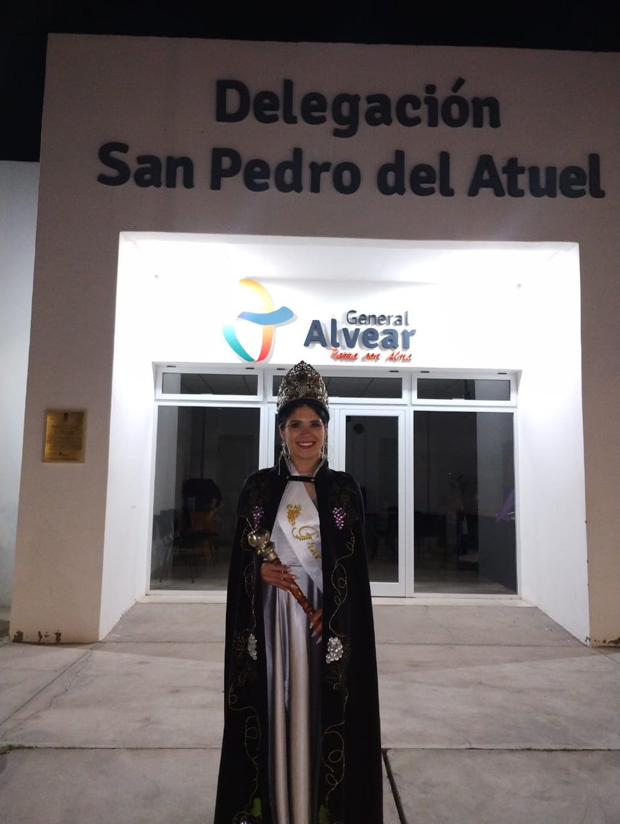 Eimendez's tweet photo. General Alvear tiene reina 👑 y es de San Pedro del Atuel, un orgullo carmesino! https://t.co/sVjk8VDyNm