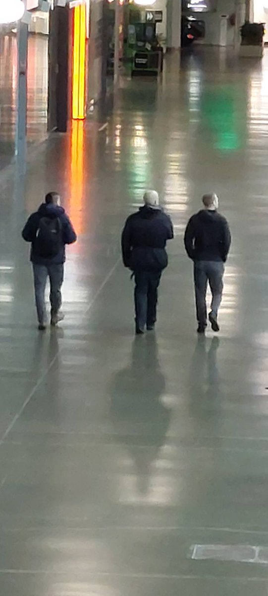 WingmanSec's tweet photo. Henkilösuojauksen peruskurssille tuli niin paljon ilmoittautumisia, että pääsimme vetämään ensin omille ja yhden yhteistyökumppanin työntekijöille ”harjoituskurssin” ennen ensi viikonlopun ”varsinaista” kurssia. https://t.co/Tgl3CWtyK1