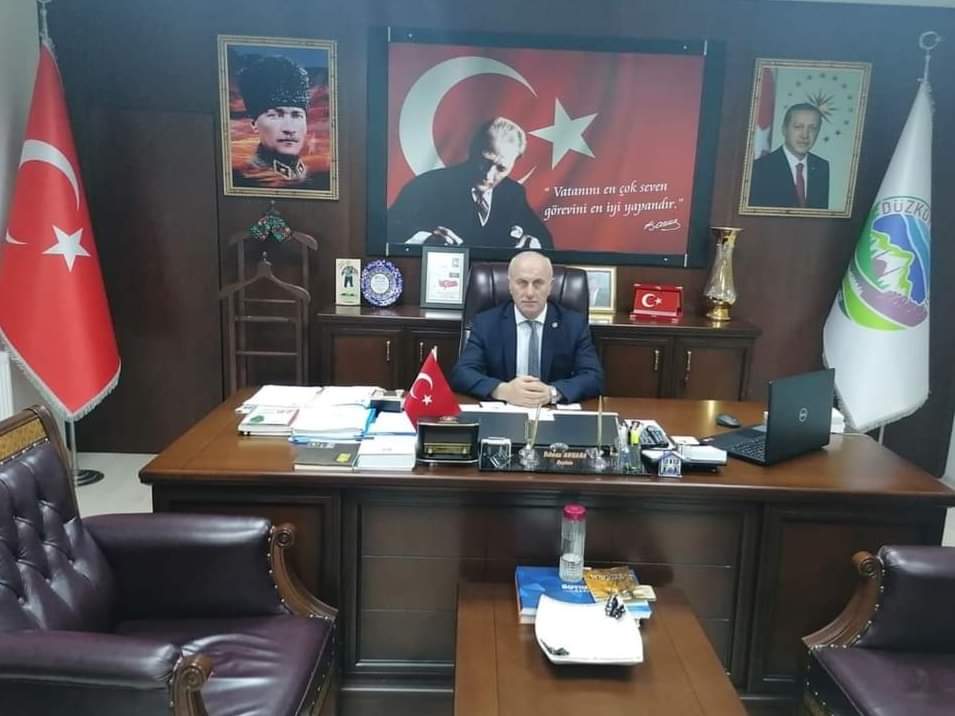 Değerli vatandaşlarımız Pazartesi saat 14.00 da Düzköy Belediye binamızda 5 yılın hizmet değerlendirme toplantısı yapılacaktır. Tüm halkımız davetlidir.