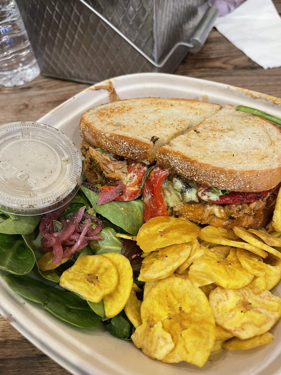 This Kreyòl chicken sandwich from <a href="/lakoucafe/">Lakou Cafe</a> 😱🇭🇹❤️ so good