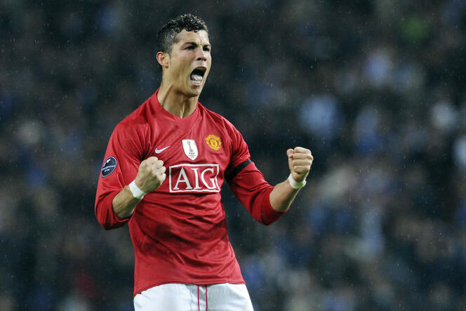 ArobaseGiovanny's tweet photo. C'est l'anniversaire de Cristiano Ronaldo, 39 ans mais éternel

Mon joueur préféré, mon idole, le joueur qui m'a fait aimer le football, une inspiration et un exemple pour moi dans plein de choses de la vie et celle de millions de personnes

Joyeux anniversaire Cristiano 🎂❤️ https://t.co/5d5205MEZf