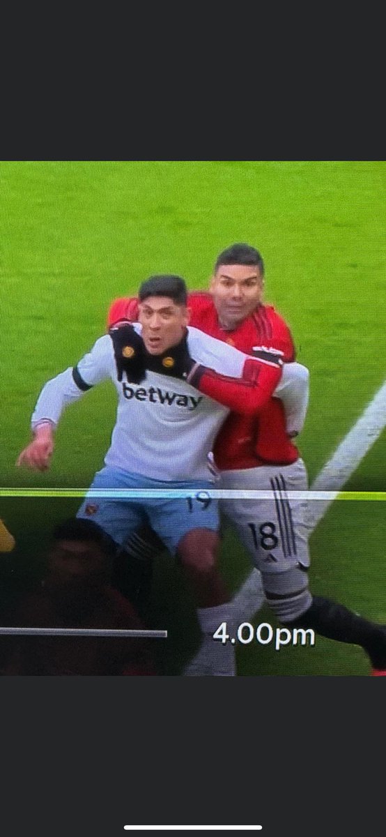 nefreightltd's tweet photo. @GNev2 @Carra23 that’s fair then? No VAR on this 👀 https://t.co/l3qPHfGANg