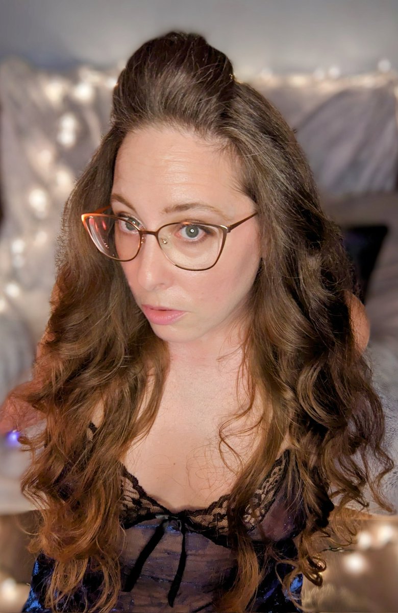 PollyPockets69's tweet photo. Sneak Peek into my Saturday Evening ✨ https://t.co/ArxfgzFBfX