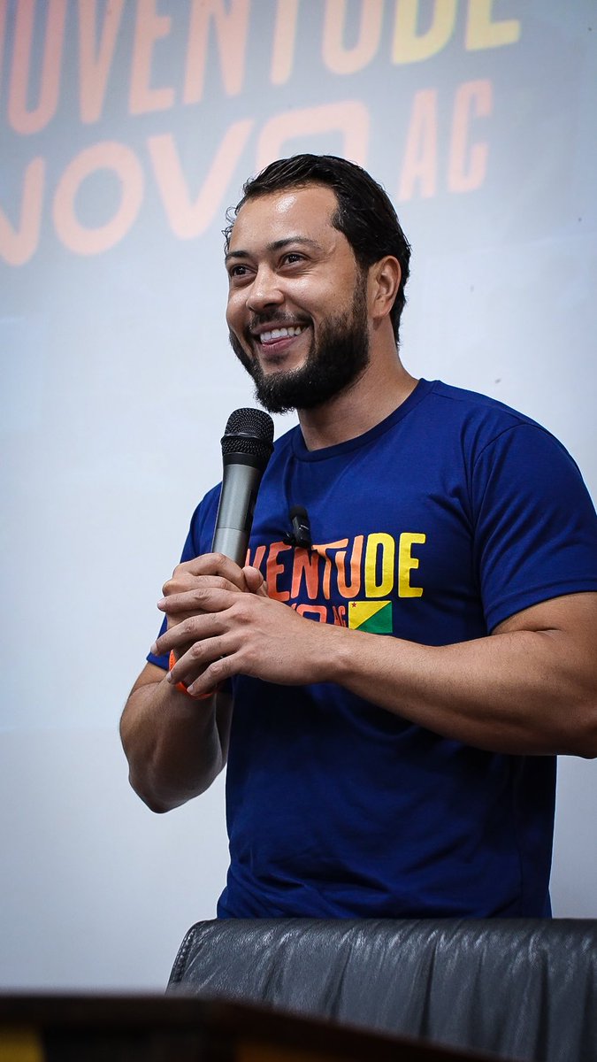 emersonjarude's tweet photo. Se do lado de lá, eles só enxergam o jovem como militância e massa de manobra, aqui não! Aqui a juventude é protagonista e vai escrever junto com a gente essa nova história.

NUNCA duvidem da força de quem luta pelo seu futuro! 👊🏻💜🧡 https://t.co/7RBtcI1c3X