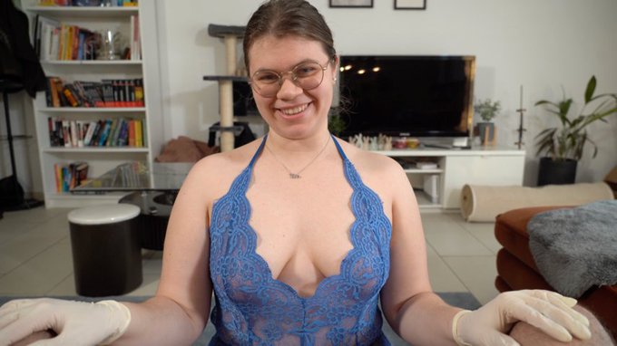 heute gleich mal Zwei neue Videos #Online  Ich w&uuml;nsche euch viel Spa&szlig; dabei  https://t.co/q38fVKYDPL<a href="/tag/online"class="tags">#Online</a>