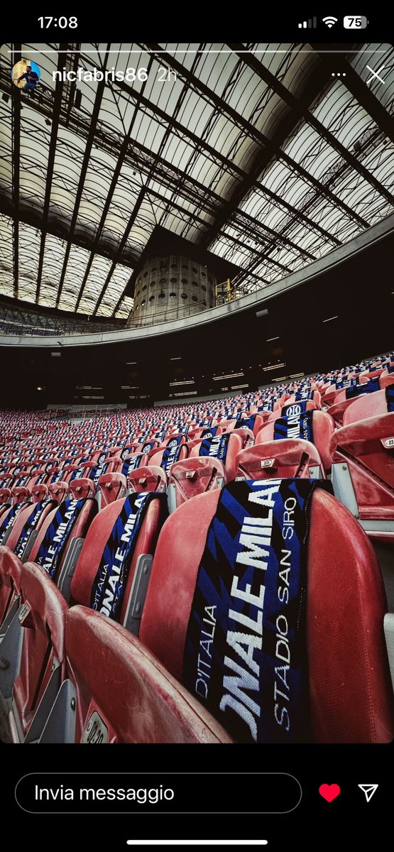 alessiofasano's tweet image. Le sciarpe sponsorizzate da @qatarairways e @QatarCreates per #intjuv questa sera san siro. 

#interjuventus #seriea #sportsmarketing